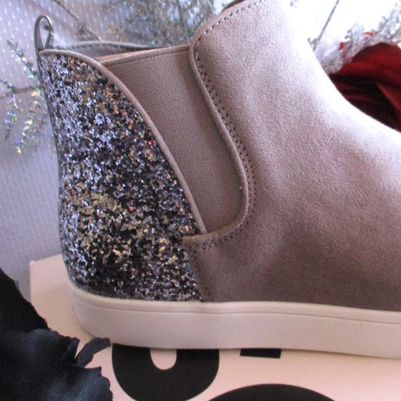 SO NOAH PEWTER SNEAKERS BIG GIRLS SIZE 5  - WOMENS 7 - Picture 6 of 15